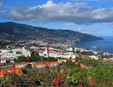 Voir sur Funchal, Madère.